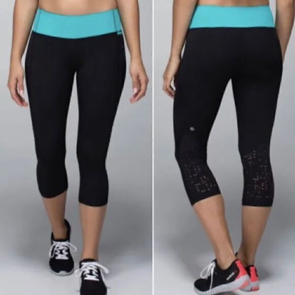 lululemon athletica Pants - Lululemon Water Bound Crop Black and Teal, Size 8 Excellent pre worn condition